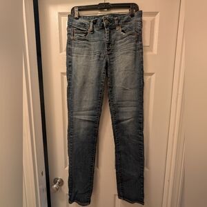 American Eagle Women's Straight Super Stretch Blue Jeans Size 8 Long